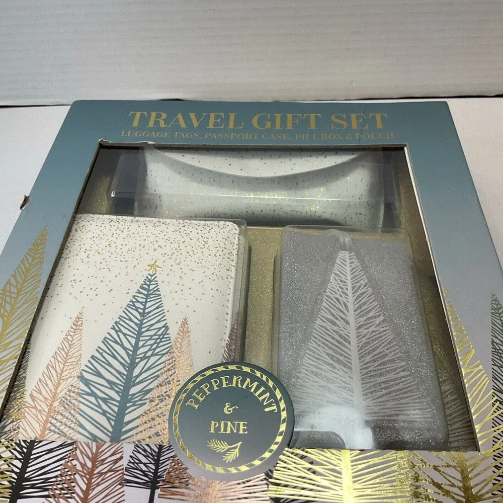 Peppermint & Pine: 5 Piece Travel Gift Set: Passport/Luggage Tags/Pouch/Pill Box